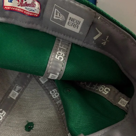 Boston Red Sox 2018 St. Patrick's Day "ProLight" Hat made by New Era - Picture 7 of 7